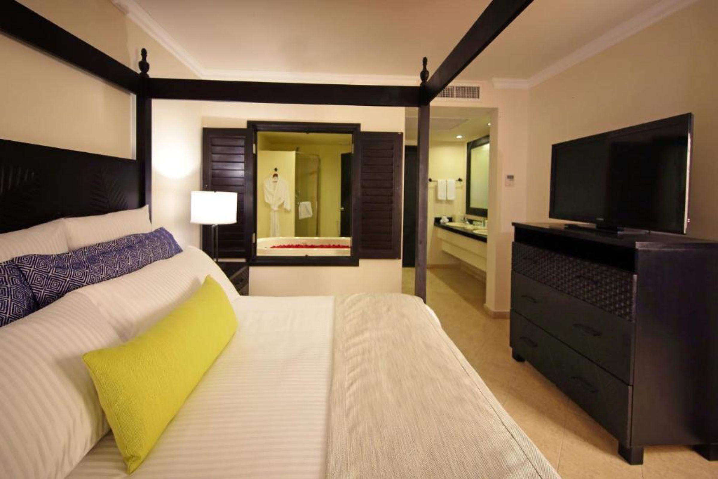 Dreams Playa Bonita All Inclusive Panama City Exterior photo A room at the Hard Rock Hotel