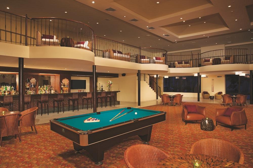 Dreams Playa Bonita All Inclusive Panama City Exterior photo The lobby at the Royal Hawaiian