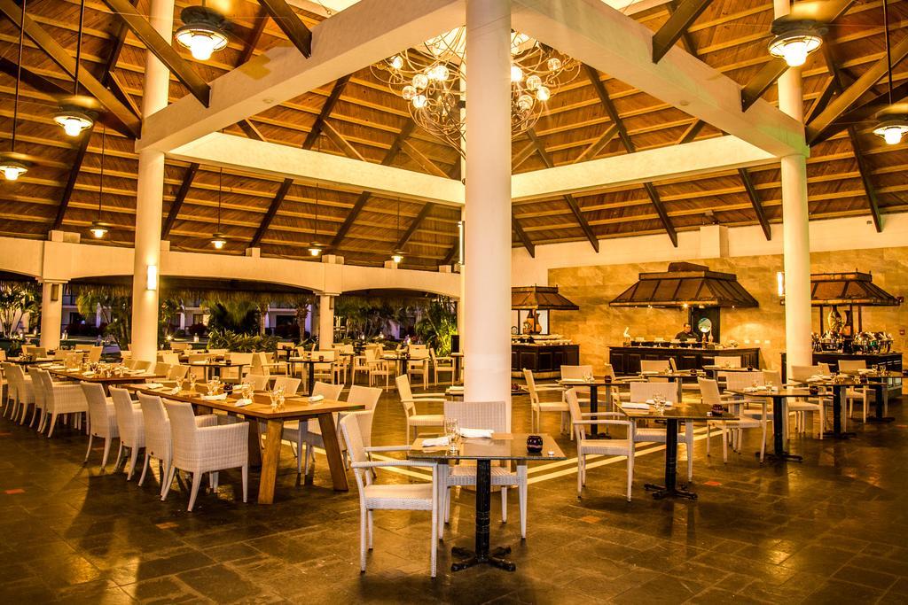 Dreams Playa Bonita All Inclusive Panama City Exterior photo The interior of the restaurant